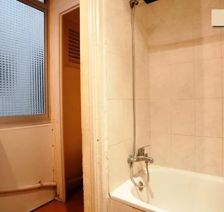 Poble Sec-1: Centrally Located Budget * Barcelona