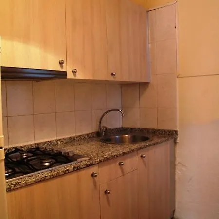 Appartement Poble Sec-1: Centrally Located Budget *